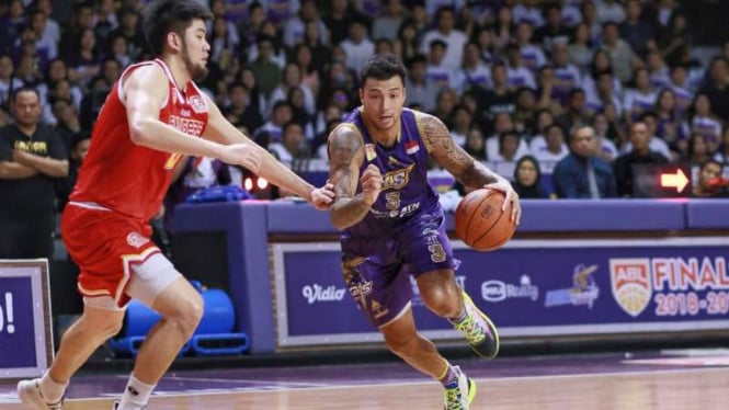 Duel CLS Knights Indonesia vs Singapore Slingers.
