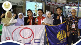 Robot Menari Jaipong Bikin Unesa Raih Juara Kontes Robot Regional IV