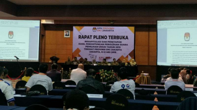 KPU DKI Jakarta menggelar rapat pleno rekapitulasi suara Pemilu 2019.
