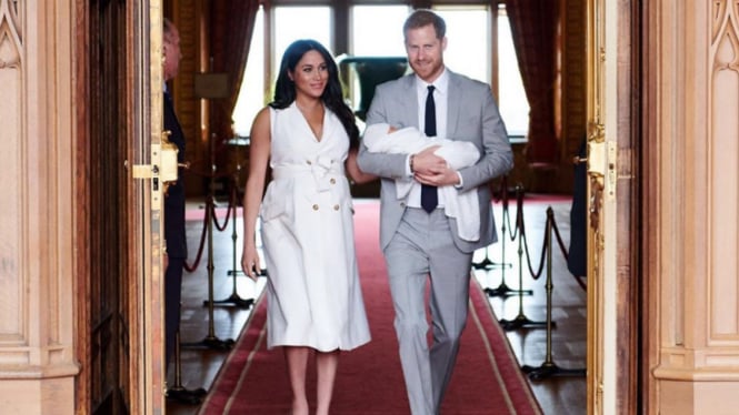 Pangeran Harry, Meghan Markle dan anak pertama mereka.