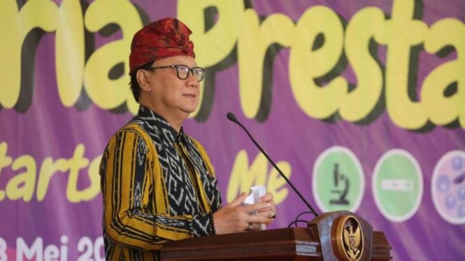 Menteri Dalam Negeri Tjahjo Kumolo dalam acara Hari Peringatan Malaria se-Dunia di Desa Budaya Kertalangu, Denpasar, Bali, Senin, 13 Mei 2019.