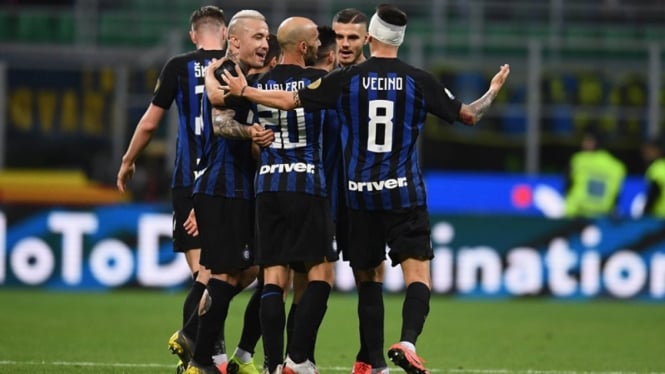 Pemain Inter Milan merayakan gol ke gawang Chievo