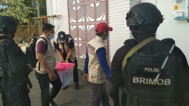 Polisi geledah kantor Bupati Gowa