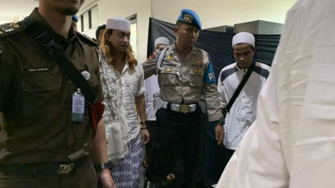 Terdakwa penganiaya anak di bawah umur, Bahar bin Smith alias Habib Bahar, menjalani sidang lagi di Pengadilan Negeri Bandung, Jawa Barat, Kamis, 16 Mei 2019.
