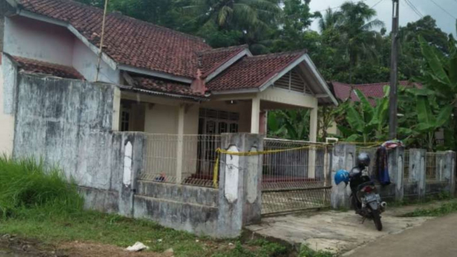 Rumah yang jadi lokasi pembunuhan istri oleh suami di Banten.