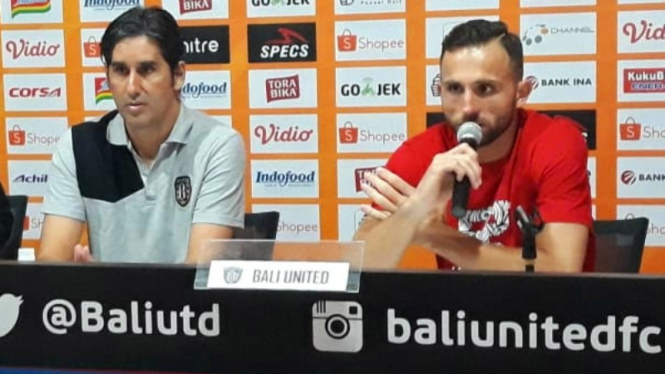 Pelatih Bali United, Stefano 'Teco' Cugurra dan bomber Ilija Spasojevic