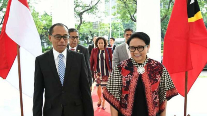 Menlu RI Retno Marsudi dan Menlu Timor Leste Dionisio Da Costa Babo Soares