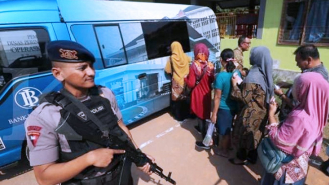 layanan penukaran uang (FOTO: nasional.kontan)