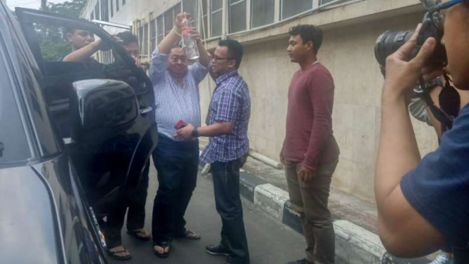 Aktivis Lieus Sungkharisma diamankan polisi, Senin, 20 Mei 2019.