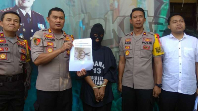 Kepala Polres Kota Malang Ajun Komisiaris Besar Polisi Asfuri dalam konferensi pers tentang pengungkapan perkara pembunuhan dengan mutilasi di kantornya, Senin, 20 Mei 2019.