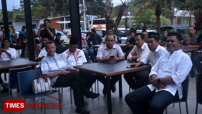 OPD kabupaten dan Kota Blitar menghadiri Syukuran dan Buka Bersama yang diadakan Blitar Park, Senin (20/5/2019). (FOTO : Sholeh/TIMES Indonesia)