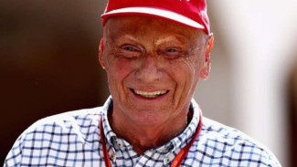 Legenda Balapan F1 Niki Lauda Tutup Usia