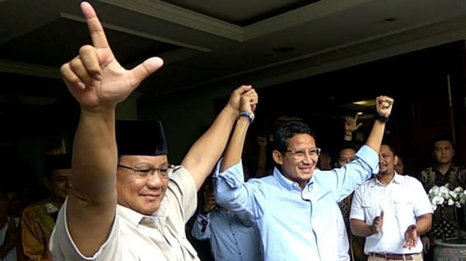 Prabowo dan Sandiaga Uno saat menggelar keterangan pers di Rumah Kertanegara.