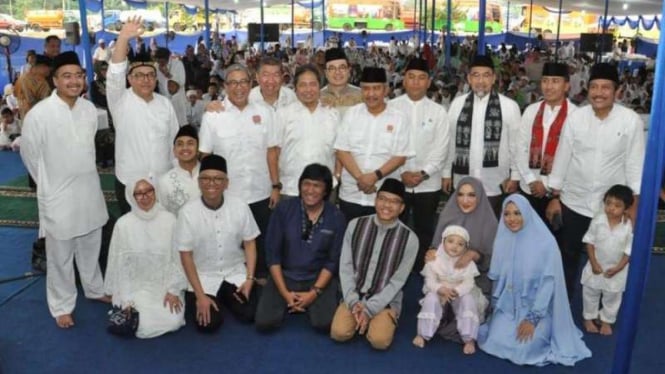 REI dan 1.000 Anak Yatim Buka Puasa Bersama.