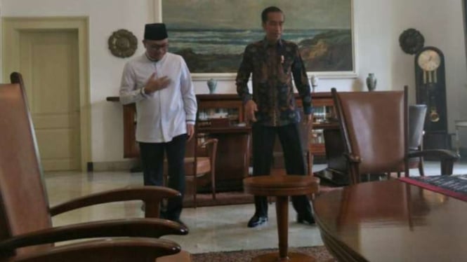 Ketua MPR Zulkifli Hasan bertemu dengan Jokowi di Istana Bogor.