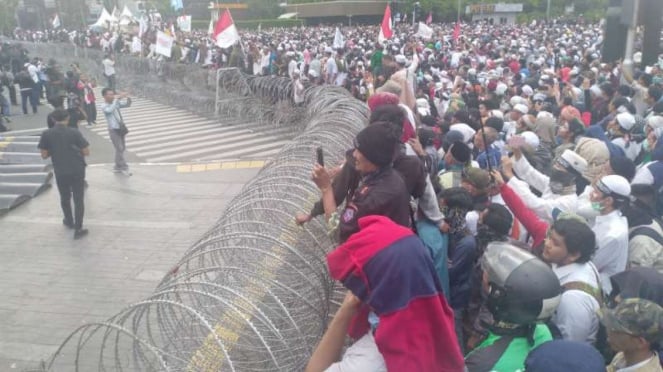 Massa unjuk rasa di depan Bawaslu, Jakarta, Rabu, 22 Mei 2019.