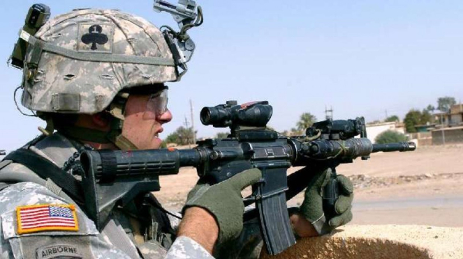 Senjata serbu M4 Carbine dipakai oleh militer AS.