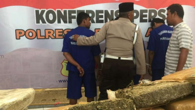 Penangkapan peredaran Ganja dari Aceh.