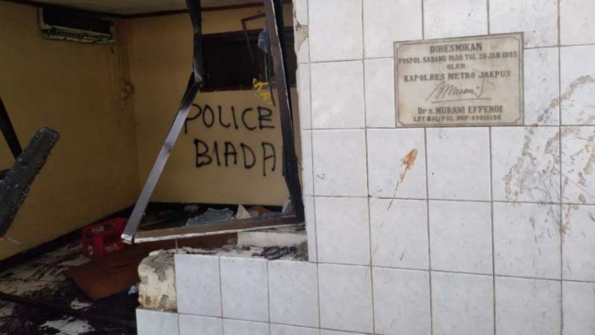 Vandalisme di Pos Polisi Sabang.
