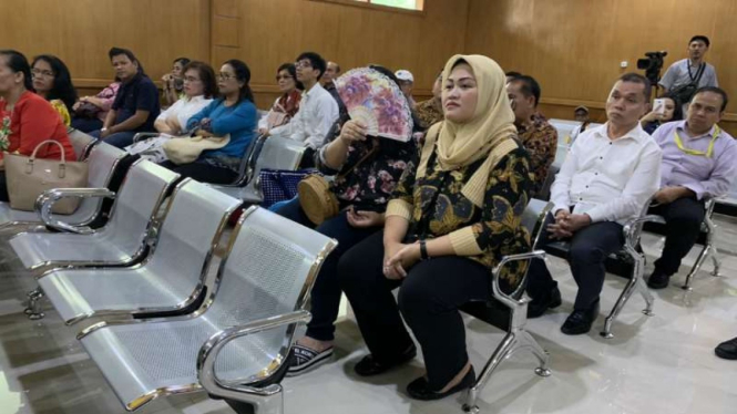 Bupati nonaktif Bekasi Neneng Hasanah Yasin saat menjalani sidang perkara suap proyek Meikarta di Pengadilan Negeri Kelas 1 A Khusus Bandung, Jawa Barat, pada Rabu, 29 Mei 2019.