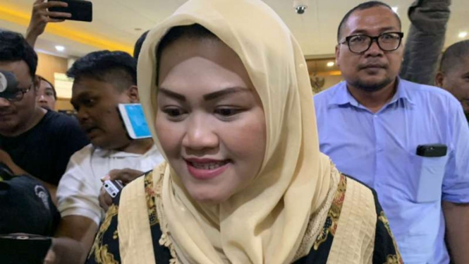 Bupati nonaktif Bekasi Neneng Hasanah Yasin saat menjalani sidang perkara suap proyek Meikarta di Pengadilan Negeri Kelas 1 A Khusus Bandung, Jawa Barat, pada Rabu, 29 Mei 2019.