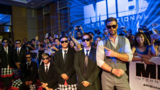 Chris Hemsworth Bangga Jadi Bagian Sejarah di Indonesia