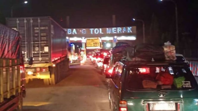 Kemacetan di gerbang tol Merak, Rabu, 30 Mei 2019.