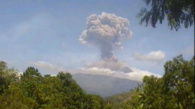 Gunung Sinabung erupsi 31 Mei 2019