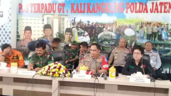 Kapolri, Panglima TNI, Menhub dan Menkes meninjau jalur mudik di Semarang.