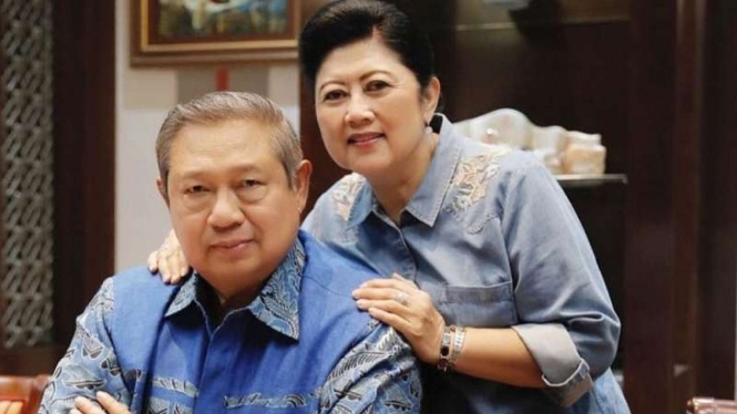 Ani Yudhoyono semasa hidup bersama suaminya, Susilo Bambang Yudhoyono