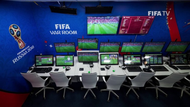 Ruang kontrol VAR di Piala Dunia Rusia 2018