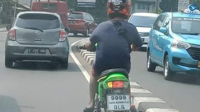 Motor berpelat Thailandi di Indonesia.