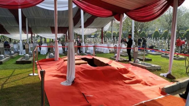 Makam Ibu Negara Ani Yudhoyono di TMP Kalibata