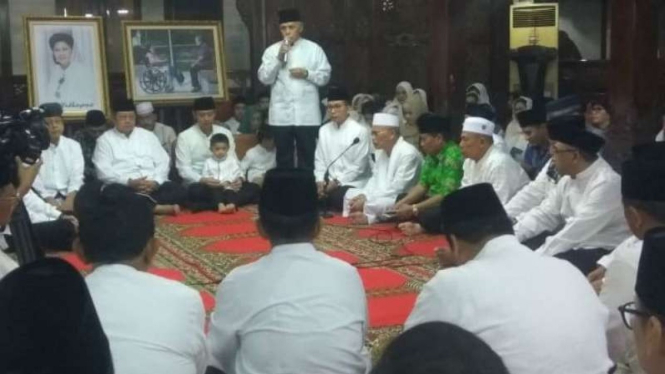 Pengajian untuk mendoakan Ibu Ani Yudhoyono digelar di Cikeas.