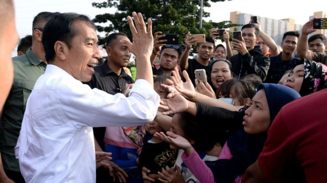 Presiden Joko Widodo saat mengunjungi Tambora, Jakarta Barat.