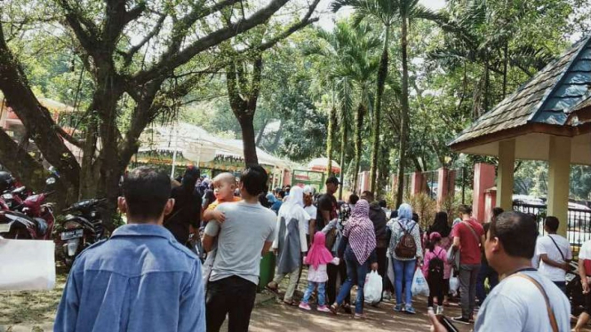 Ragunan masih dipadati pengunjung pada H+4 Lebaran