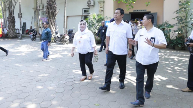 Wali Kota Semarang melakukan peninjauan di Semarang Zoo.