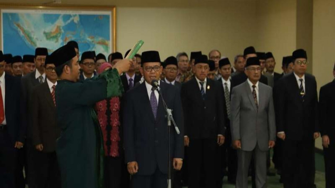 Komarudin Hidayat dilantik sebagai Rektor UIII