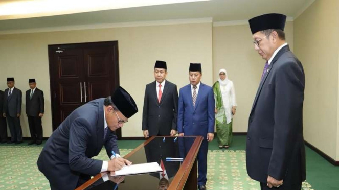 Komarudin Hidayat dilantik sebagai Rektor UIII