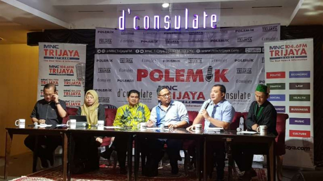 Taufik Basari dan Priyo Budi Santoso, masing-masing penasihat hukum Jokowi-Ma’ruf Amin dan Wakil Ketua Tim Sukses Prabowo-Sandiaga, dalam sebuah forum diskusi mingguan di Jakarta, Sabtu, 15 Juni 2019.