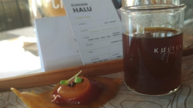 Menu kopi di Kultur Haus Surabaya.