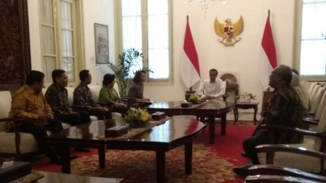 Presiden Joko Widodo bertemu panitia seleksi KPK