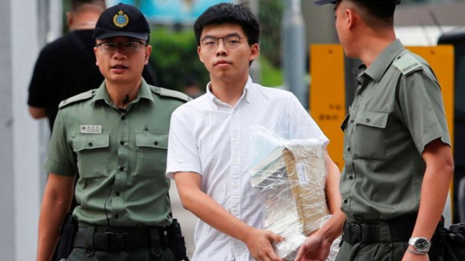 Joshua Wong dibebaskan setelah menjalani hukuman lima minggu dari hukuman dua bulan yang dijatuhkan terhadapnya.