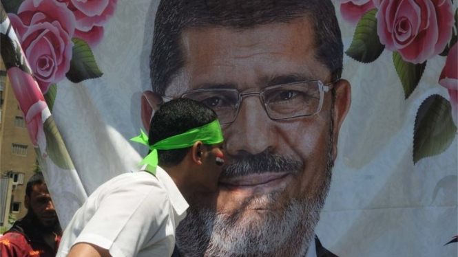 Mohammed Morsi terpilih sebagai presiden Mesir, dua tahun setelah Hosni Mubarak dilengserkan. - BBC