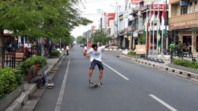 Cuando el camino se probó como un área semi -pedestres el martes 18 de junio de 2019, la gente de Yamyakartha y muchos turistas estuvieron activos en la calle Malioboro.