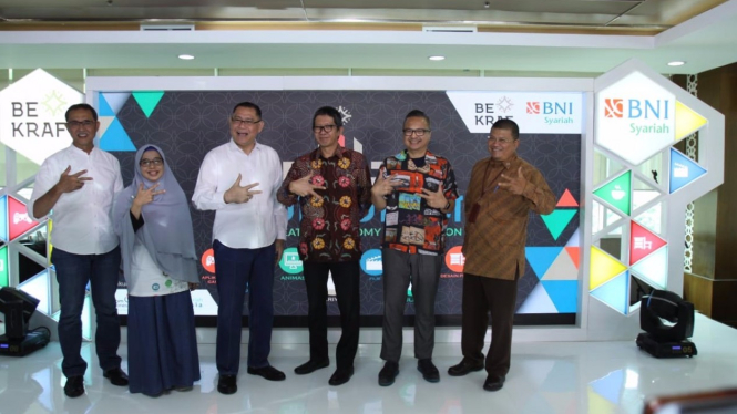 Bekraf menyelenggarakan program Derap Ekrafpreneur Hasanah Mulia (Deureuham).