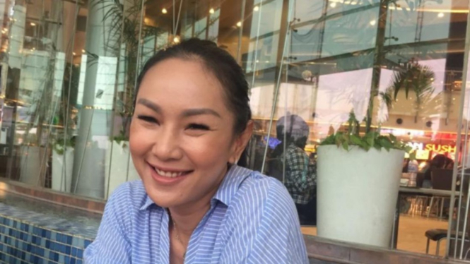  Mantan Istri Deddy Corbuzier  Bebaskan Anak Soal Agama