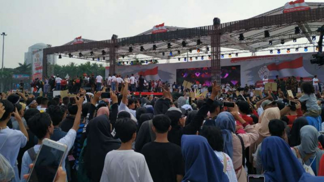 Festival Damai dan Millenial Safety Road di Monas, Jakarta, Minggu 23 Juni 2019.