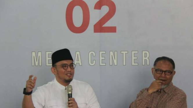  Dahnil Anzar Simanjuntak dan  Bambang Widjojanto