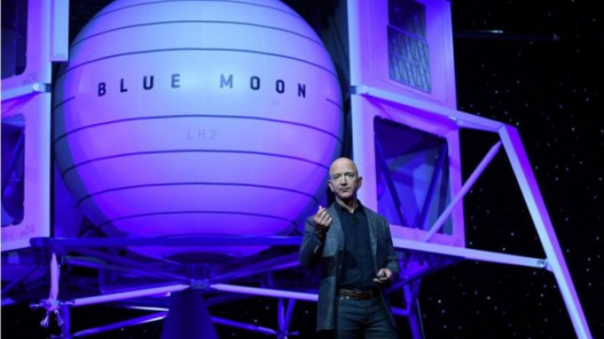 Obsesi Baru Jeff Bezos: Ubah Es di Bulan Jadi Bahan Bakar. (FOTO: BBC).